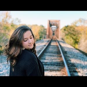 Meet your Posher, Alyssa